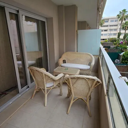 Appartement A Lovely Swimming Pool, Parking, Padel