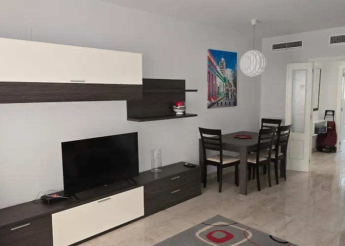 A Lovely Swimming Pool, Parking, Padel Дения