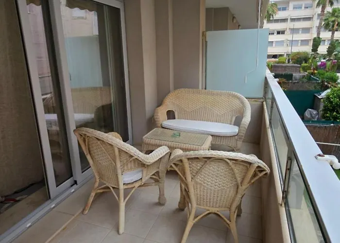 Апартаменты A Lovely Swimming Pool, Parking, Padel