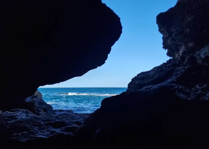 A Lovely Swimming Pool, Parking, Padel Apartment