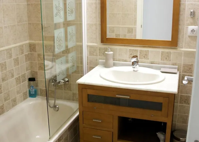 Apartment A Lovely Swimming Pool, Parking, Padel *